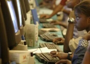 Nigeria’s Telephone Subscribers Hit 222m, Internet 154m, Says NBS | METROWATCH