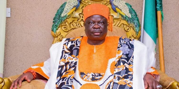 *The Olofa of Offa, Oba Mufutau Gbadamosi Esuwoye II