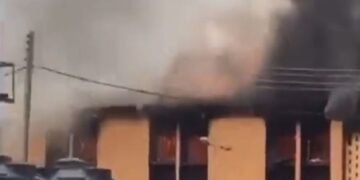 Fire Guts UNIBEN Postgraduate Female Hostel | METROWATCH