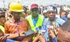 Fashola Gives Update on Lagos-Badagry Expressway | METROWATCH