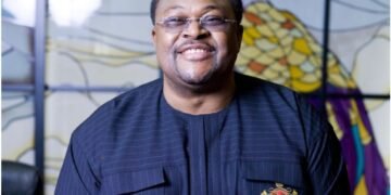 Atiku Congratulates Mike Adenuga at 70 | METROWATCH
