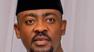 Founder of Canadian University in Nigeria, Prof Gwarzo ‘Splashes’ N2m on PRNigeria’s Latest Books | METROWATCH