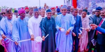 Buhari Inaugurates Dangote Refinery, calls it ‘Game Changer’ for Nigeria’s Economy | METROWATCH