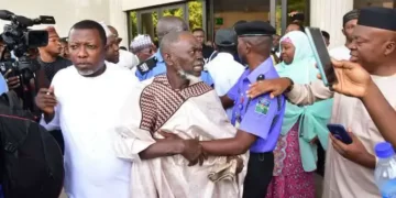 Amid Loud Shout of ‘Ole-Ole’ by Nigerians, Court Rejects Apapa as LP Chairman | METROWATCH