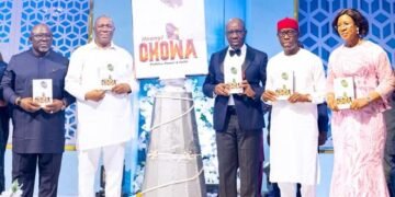 Obaseki Unveils Book in Honour of Okowa at Delta Gov’s Valedictory Dinner | METROWATCH