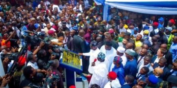 PHOTOS | Tinubu Unveils Projects in Rivers | METROWATCH