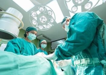 Doctors Perform First-ever Brain Surgery on Baby Inside Womb | METROWATCH
