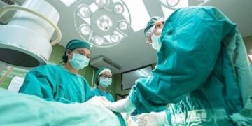 Doctors Perform First-ever Brain Surgery on Baby Inside Womb | METROWATCH