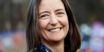 UK MP Kicks Against Barring Students From Bringing Family Over | METROWATCH
