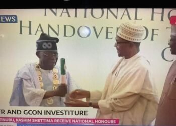 Buhari hands over transition documents to Tinubu | METROWATCH