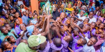 Children’s Day: Olori Janet Afolabi Hosts 1,000 Apomu Children | METROWATCH