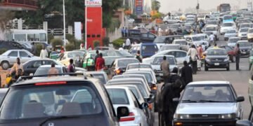 Tinubu-Subsidy: Long Queues Return in Benin as Petrol Sells for N350/litre | METROWATCH