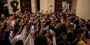 Drink with Messi for $42,000: Chinese Police Warn Over Scams | METROWATCH