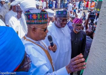 PHOTOS | Tinubu Commissions N’Assembly Central Mosque, Tasks Muslims on Humility | METROWATCH