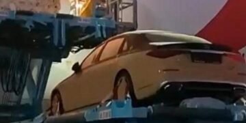 My Baby Flew in Safe, Says Davido as His Maybach Car Arrives Nigeria | METROWATCH