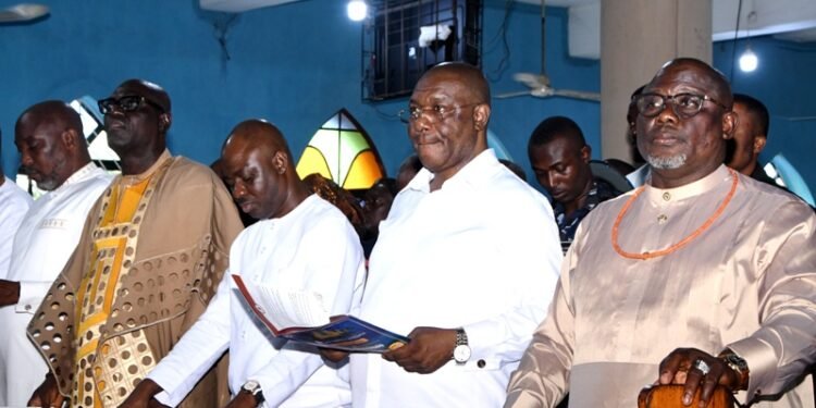 •From Right: Delta Governor, Rt. Hon Sheriff Oborevwori, immediate past Deputy Governor of the state, Barr. Kingsley Otuaro, Speaker of the State House of Assembly, Rt. Hon Emomotimi Guwor, Chairman, PDP,  Delta State,  Olorogun Kingsley Esiso, Deputy Speaker, Rt. Hon. Arthur Akpowowo, during a thanksgiving service by the Senator to celebrate his appointment as Senior Political Adviser at the  All Saint Anglican Cathedral, Ughelli on Sunday. Pix: Enarusai Bripin