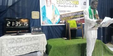 Guinness World Records: Nigerian man begins 200-hours Sing-a-Thon | METROWATCH