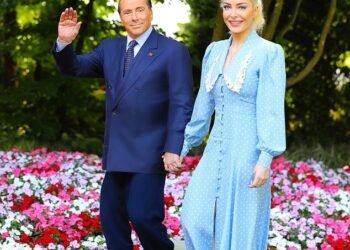 Ex-Italian PM, Berlusconi, leaves €100m to Girlfriend in his Will | METROWATCH