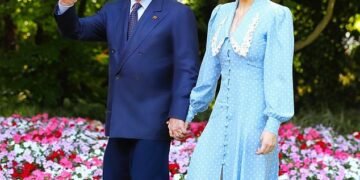 Ex-Italian PM, Berlusconi, leaves €100m to Girlfriend in his Will | METROWATCH