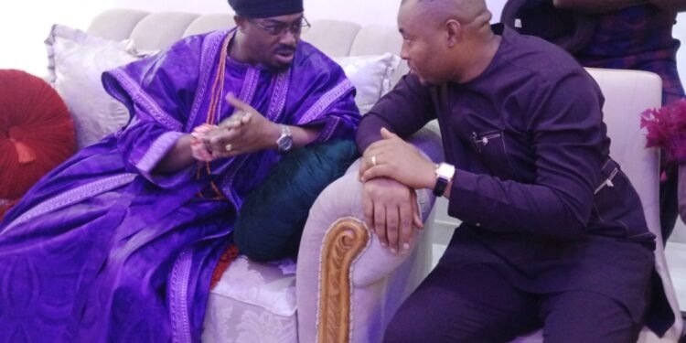 *The Dein of Agbor Kingdom, HRM (Dr.) Benjamin Ikechuku (Keagborekuzi1) (left) the new commissioner, Power and Energy, Delta State, Comrade (Engr) Jerry Ehiwarior shortly after the latter subscribed to oat of allegiance as commissioner.