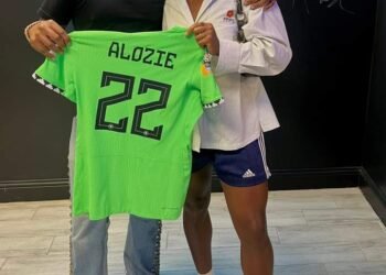 Falcons’ Star Alozie’s Picture with Davido Sparks Reactions | METROWATCH