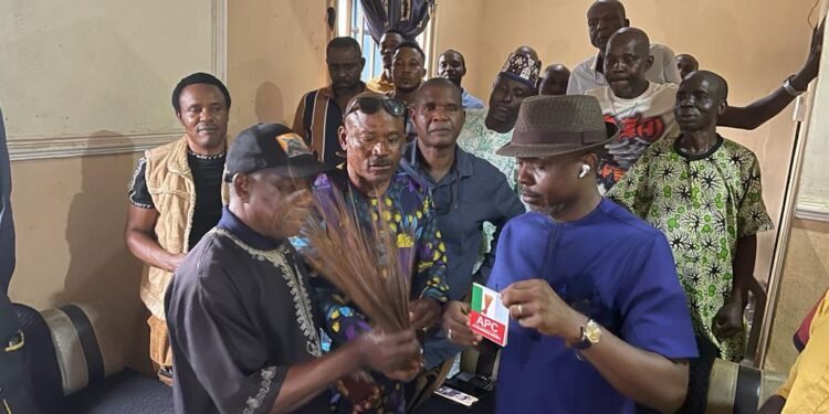 •Gideon Ikhine formally joins APC, obtains membership card ahead Edo 2024 gubernatorial election
