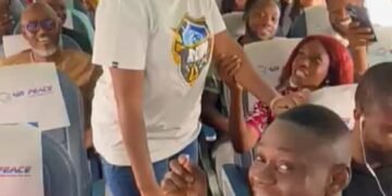 Nigerian Man Proposes to Girlfriend Mid-air on Air Peace Flight | METROWATCH