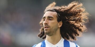 Transfer | Man Utd in Shock Move to Sign Chelsea Star | METROWATCH