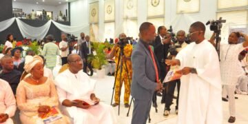 PHOTOS | Drama as Security Aide Blocks Shaibu from Greeting Obaseki at Public Function |  METROWATCH