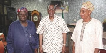 Ijebu Waterside Club Tasks FG on 7-year Electricity Blackout in Ogun-Waterside | METROWATCH
