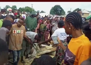 15 Dead, as Trailer Crushes Commercial Bus in Edo | METROWATCH