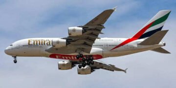Emirates to Scale Up flights on Dubai-London Heathrow Route, Hire Cabin Crew | METROWATCH
