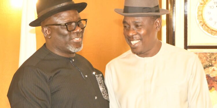 *Delta Governor, Rt Hon Sheriff Oborevwori (right), sharing some thoughts with his Bayelsa counterpart, Senator Douye Diri during a courtesy call on the Governor ahead of inauguration of some Projects by  the  Diri's administration in Yenegoa , Bayelsa State on Saturday. Pix: Enarusai Bripin