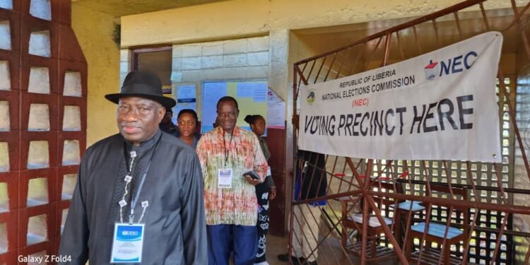 *Former President of Nigeria, Dr. Goodluck Jonathan, in Liberia