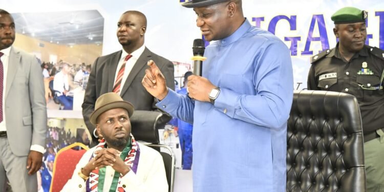 *The NDDC Managing Director, Chief Samuel Ogbuku, (r) speaking meeting with a delegation from the Ijaw Youths Council, IYC, at the NDDC headquarters in Port Harcourt. On his left is the President of the Ijaw Youth Council, Sir Jonathan Lokpobiri.