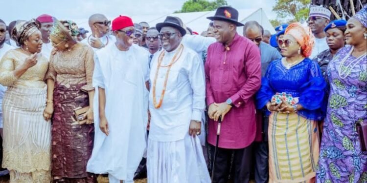 *Delta Governor, Rt Hon Sheriff Oborevwori (middle) flanked on the( right) by Bayelsa State Governor, Senator Douye Diri,  and on the  ( left) by his predecessor, Senator Dr Ifeanyi Okowa  (left). With  them are wives of Senator  Okowa , Dame Edith Okowa, ( 2ndleft) wife of Edo Governor,  Betsy Obaseki ( left) the Wife of Osun Governor, Chief Mrs. Titilola Adeleke( right) and wife of  Bayelsa Governor, Dr Gloria Diri ( (2nd right)at the funeral service of the mother of Delta First lady,  Deaconess Tobore Oborevwori at Evwreni on Friday. PIX: SAMUEL JIBUNOR