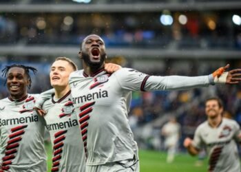 Bundesliga | Victor Boniface Assists Twice as Bayern Leverkusen Win Five-Goal Thriller | METROWATCH