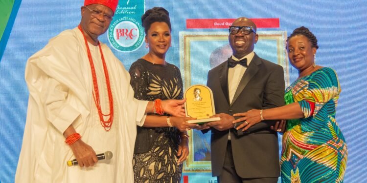 *L-R: Obi of Onitsha, Obi Alfred Nnaemeka Achebe; Executive Secretary of PPRAC and Zik Prize Awards, Mrs. Betty Emeka-Obasi; Edo State Governor, Mr. Godwin Obaseki, and his wife, Betsy, during the 2021/2022 Zik Leadership Award Ceremony, in Lagos, where Governor Obaseki was honoured with the Prize for Good Governance.
