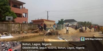 PHOTOS | LAWMA Officials Demolish Stalls around Lagos School | METROWATCH