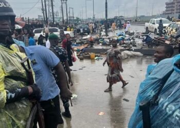 PHOTOS | Lagos Continues Demolition of Shanties Along Lagos-Badagry Expressway | METROWATCH
