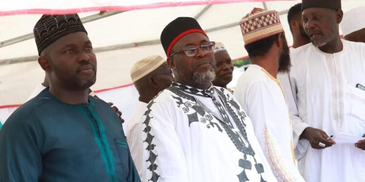 *L/R: Ustaz Ibrahim Taofeek Kegbegbe (a journalist), Al-Sheikh Al-Imran Arutu, Al-Sheikh Lukmon Sulaiman (Al-Offawy), Al-Sheikh Abdul Rasheed Salman Onilari.


Photo Credit: Tokunbo Ajayi (Eti-Osa Local Government Chairman Media Aide)