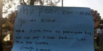 PHOTOS | UNICAL Students Protest 100% Hike in School Fees | METROWATCH