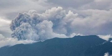 11 killed, 12 Missing in Indonesia Volcano | METROWATCH