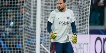 PSG Goalkeeper, Letellier, Family Attacked by Knife-wielding Burglars | METROWATCH