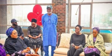PHOTOS | Tinubu, Shettima’s Wives Visit Akeredolu’s Family in Ibadan | METROWATCH