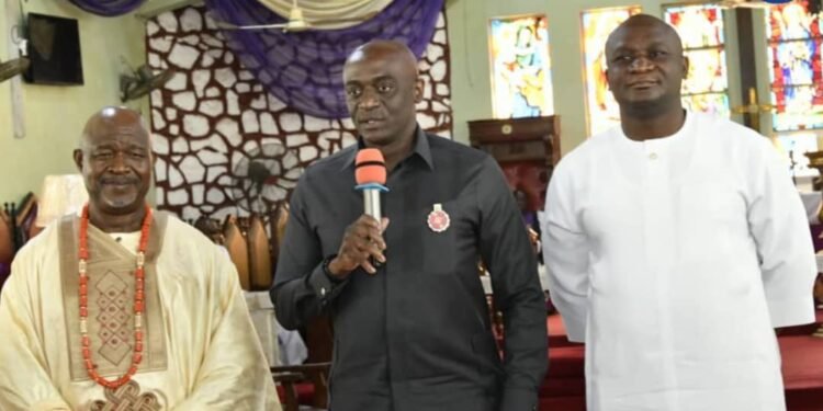 *The NDDC Chairman, Mr. Chiedu Ebie, (middle) speaking during the funeral service of Chief Williams Abegunde Fagbegi at the Cathedral Church of Saint David, Ijomu in Akure. On the right is the NDDC Managing Director, Dr Samuel Ogbuku, while the Executive Director, Corporate Services, Hon. Ifedayo Abegunde is on the left.