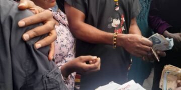 More Commuters Queue up for President Bola Tinubu’s 50% Transport Fare Discount | METROWATCH