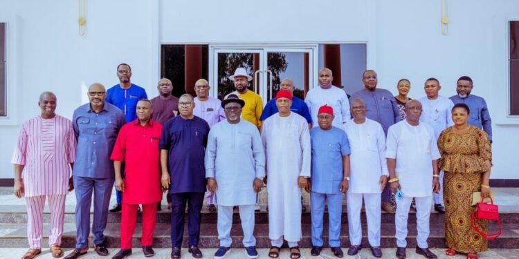 *Delta Governor Rt. Hon Sheriff Oborevwori (4thleft),  with leaders of Ndokwa Nation led by his Deputy, Governor Sir Monday Onyeme (4th left), shortly after a visit on the Governor by the group in  Government House, Asaba on Friday. With them is Secretary to the State Government, Dr Kingsley Emu (2ndleft) : Enarusai Bripin