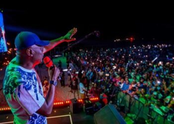 PHOTOS | Sanwo-Olu, Davido, Others Attend Lagos Countdown 2024 Fiesta | METROWATCH