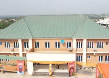 PHOTOS | Speaker Abbas Unveils 80-bed Hospital in Lagos | METROWATCH